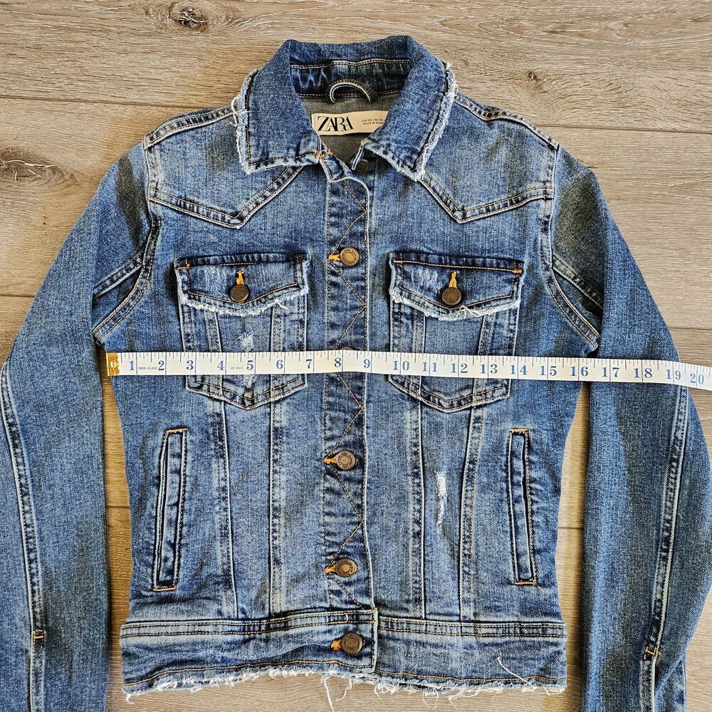 Zara Trucker Jacket Womens XS Blue Denim Distressed Raw Hem Button Front Stretch - Picture 2 of 6